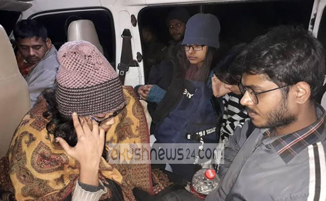 জাবিতে মধ্যরাতে মদ্যপ অবস্থায় ঢাবির ৬ শিক্ষার্থী  আটক
