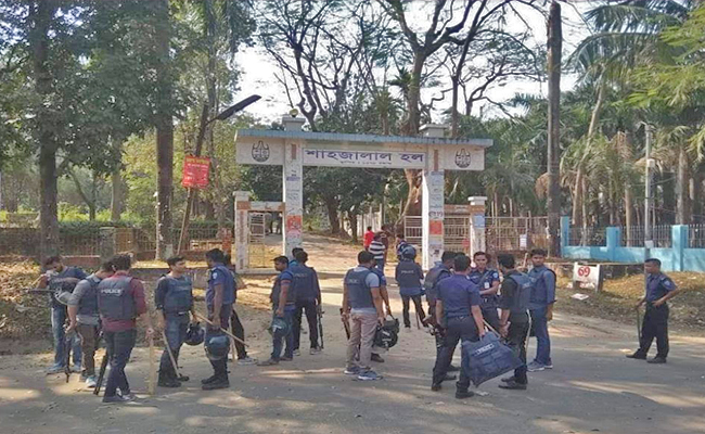 চবিতে ছাত্রলীগের দু’পক্ষের সংঘর্ষ: আহত ১৩