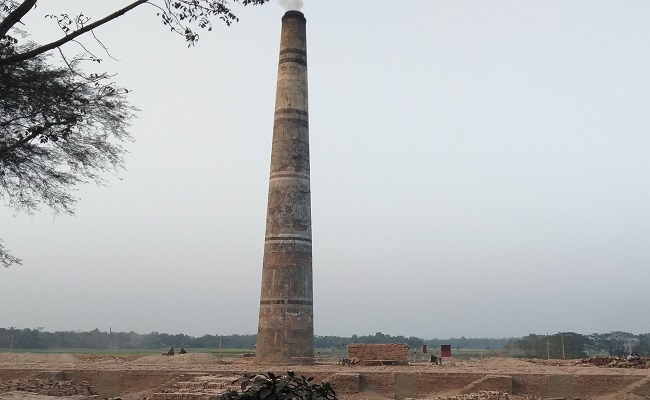 রাজবাড়িতে ভ্রাম্যমান আদালতে ইটভাটা মালিকের ৭০ হাজার জরিমানা