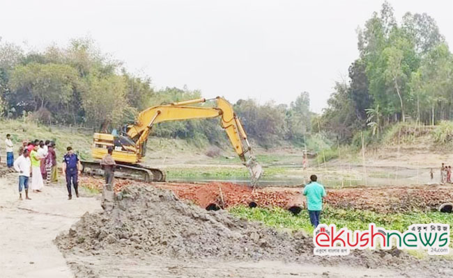 মির্জাপুরে লৌহজং নদীর উপর নির্মিত অবৈধ বাঁধ অপসারণ