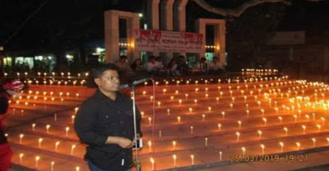 নড়াইলে মোমবাতি জ্বালিয়ে শহিদদের স্বরণ