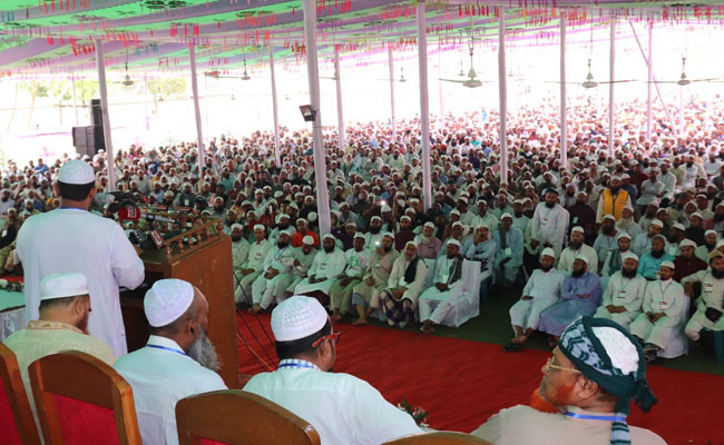 রাজনৈতিক দুর্বৃত্তায়ণ ও রাষ্ট্রীয় লুটপাটের কারণে শ্রমিকদের ভাগ্যের পরিবর্তন হয় না: পীর চরমোনাই