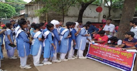জবিতে বিনামূল্যে রক্তের গ্রুপ নির্ণয় ও স্বাস্থ্য পরীক্ষা