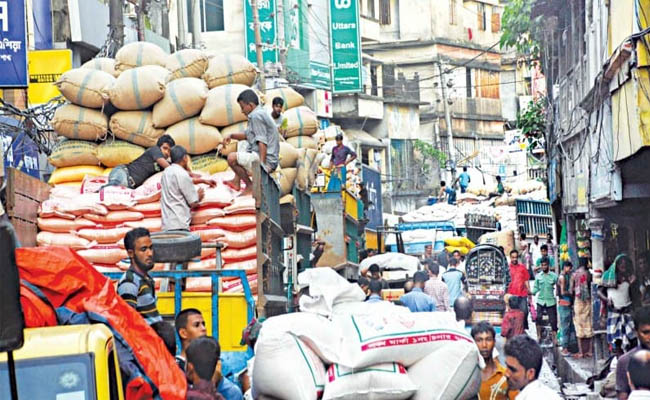 ১২৭ কোটি টাকা নিয়ে দুই ব্যবসায়ী উধাও, খাতুনগঞ্জে স্থবিরতা