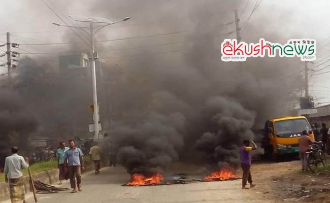 খুলনায় তৃতীয় দিনেও রাষ্ট্রায়ত্ত পাটকল শ্রমিকদের ধর্মঘট