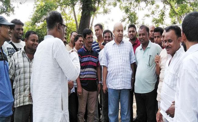 বালিয়াকান্দিতে আ. লীগ অফিসের কাজ পরিদর্শন করলেন এমপি জিল্লুল হাকিম