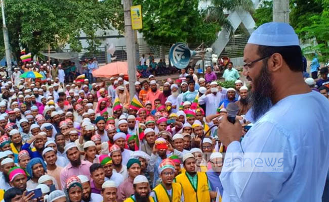 ‘শরীয়তের আইন পরিবর্তনের দু:সাহস দেখালে মুসলমানরা তার দাঁতভাঙ্গা জবাব দেবে’