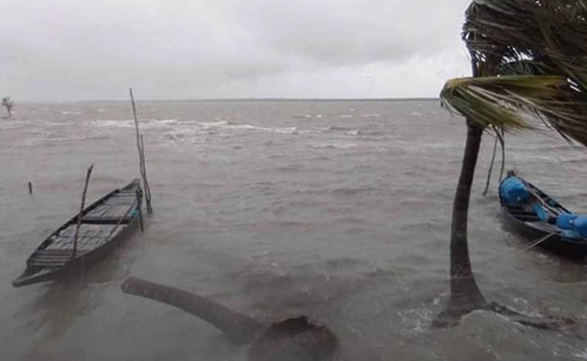 মধ্যরাতে খুলনা অতিক্রম করতে পারে ‘ফণী’