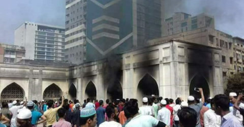 বায়তুল মোকাররম মসজিদ মার্কেটে আগুন