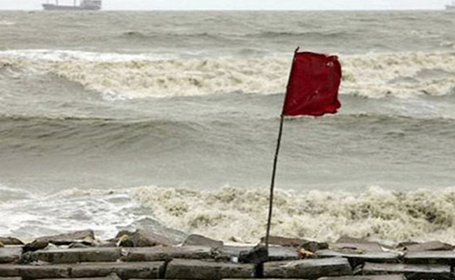 সমুদ্রবন্দরে ৩ নম্বর সতর্কতা সংকেত