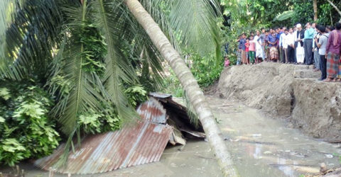 সর্বগ্রাসী হয়ে উঠছে সন্ধা, সুগন্ধা ও আড়িয়াল খাঁ নদী