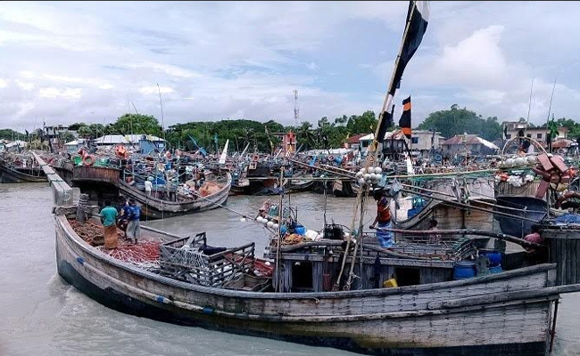 শেষ হচ্ছে ৬৫ দিনের নিষেধাজ্ঞা, ব্যস্ত জেলেরা