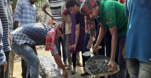 কুবি ক্যাম্পাস সংলগ্ন সড়কে গতিরোধক করলো শাখা ছাত্রলীগ