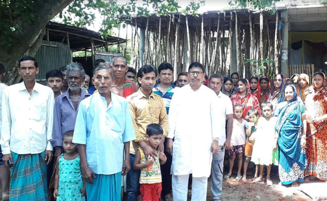 শালবরাট কালী মন্দিরের নির্মাণ কাজ পরিদর্শন করলেন এমপি রনজিত রায়