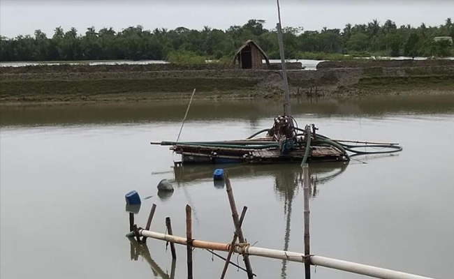 রামপালে অবৈধভাবে নদী থেকে বালু উত্তোলন করায় ভ্রাম্যমান আদালতের জরিমানা