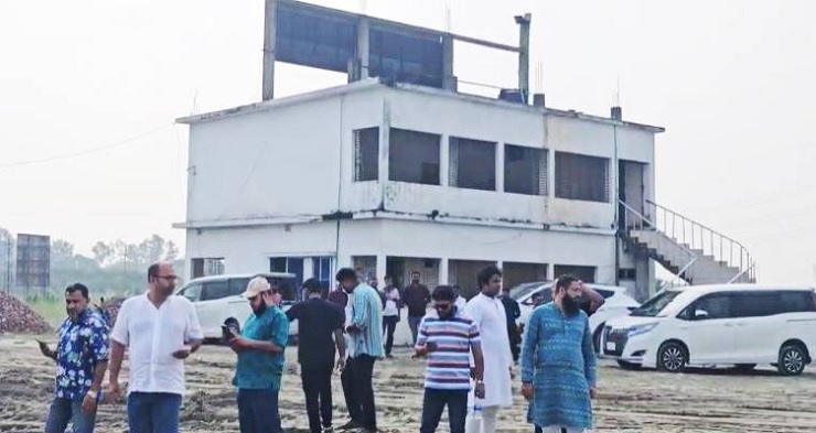 মাওয়া প্রান্তে আবাসন প্রজেক্ট ‘পুষ্প ইকো সিটি’ উন্নয়ন কার্যক্রম পরিদর্শনে পুষ্পধারার পরিচালকগণ